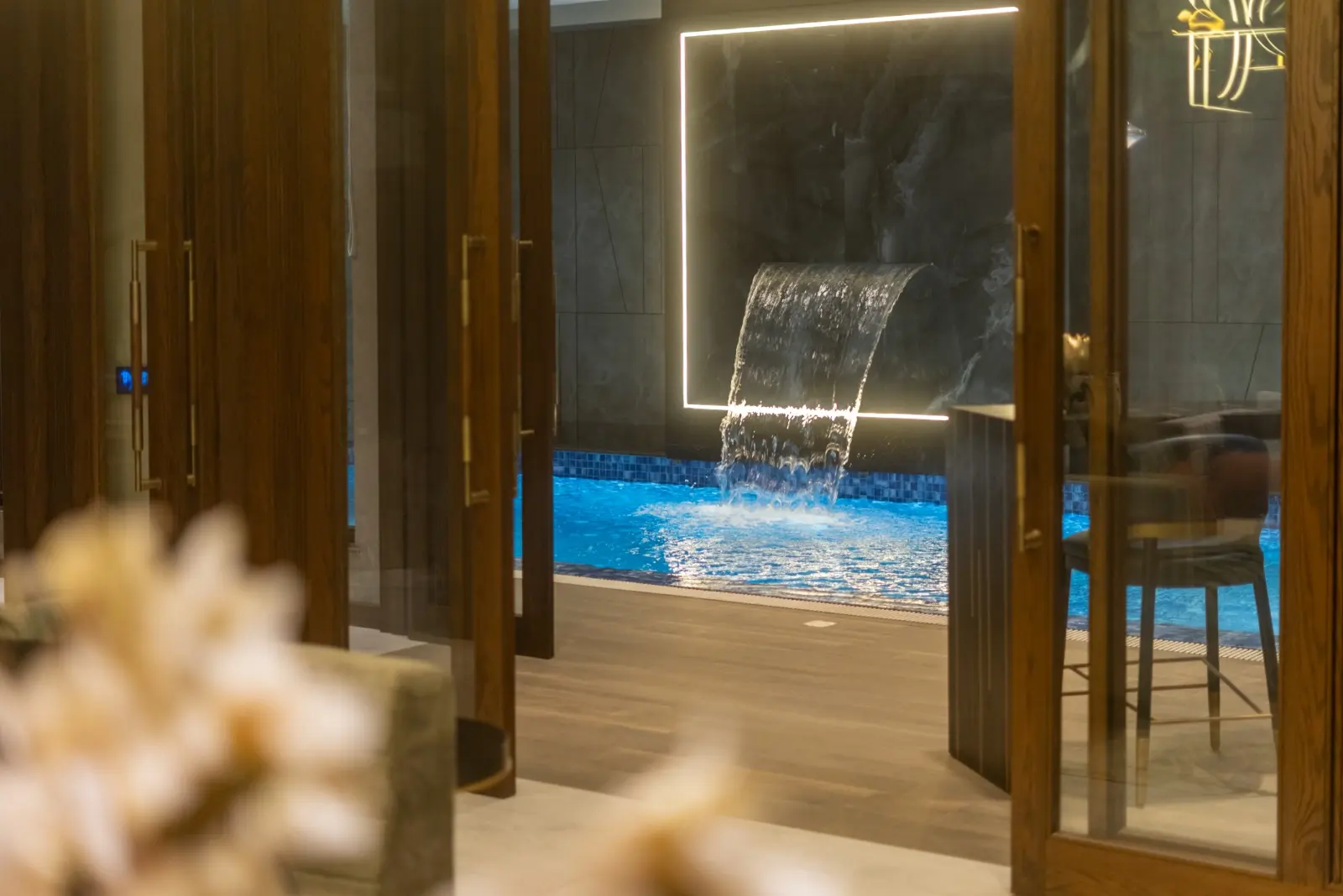 1191-L indoor pool photograph 1