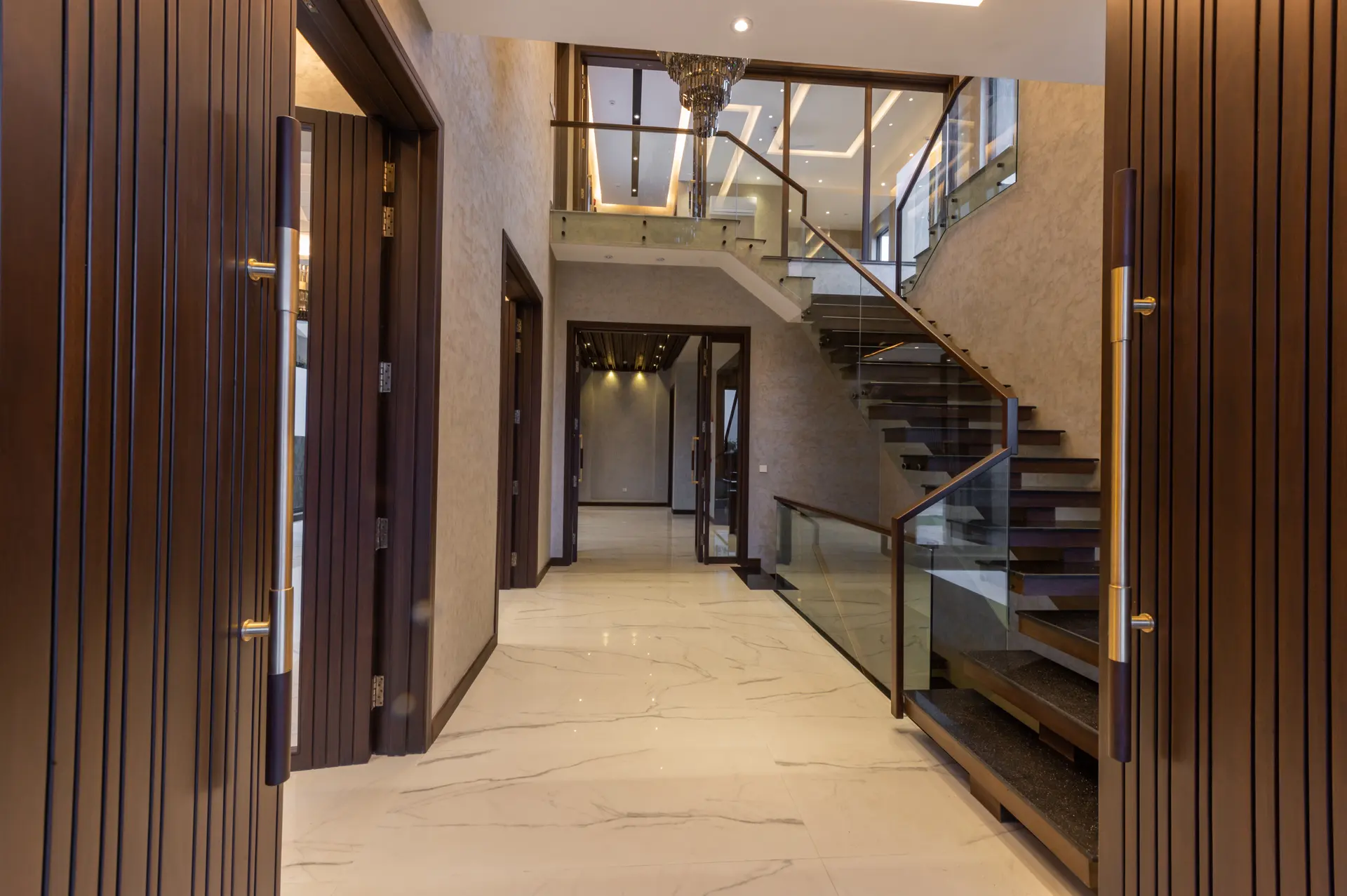 286-M staircase photograph 1