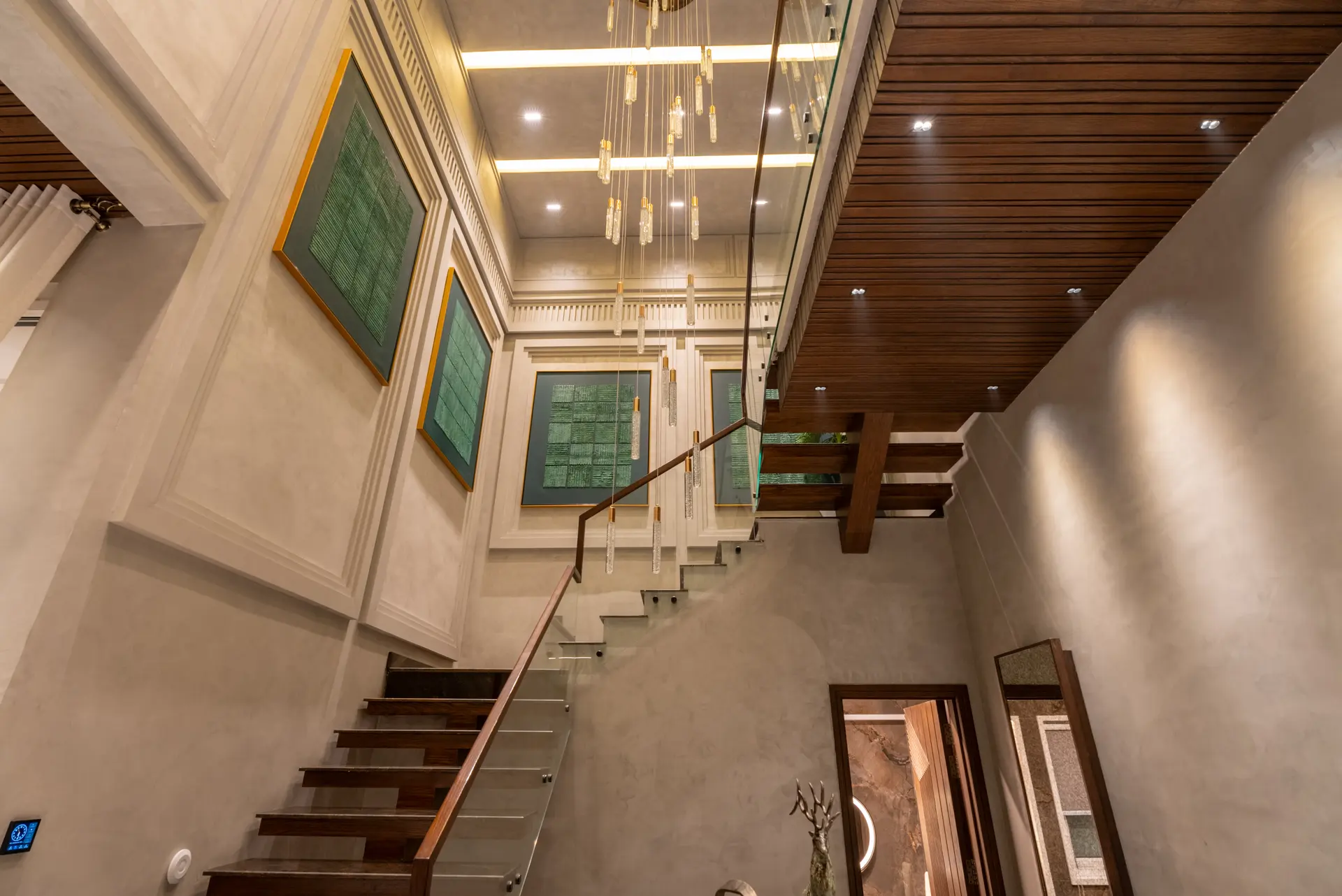 418-M staircase photograph 2