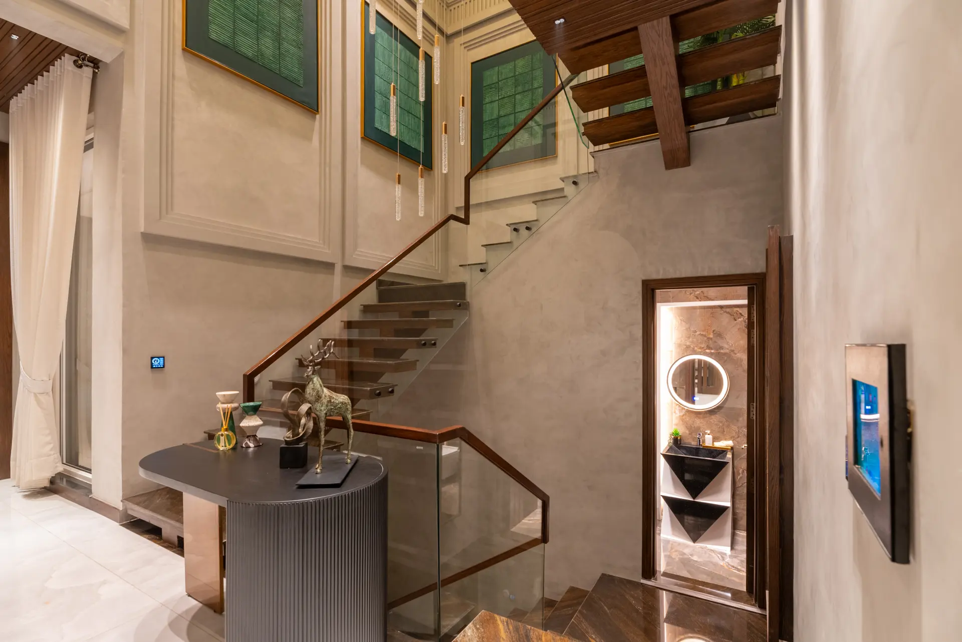 418-M staircase photograph 3