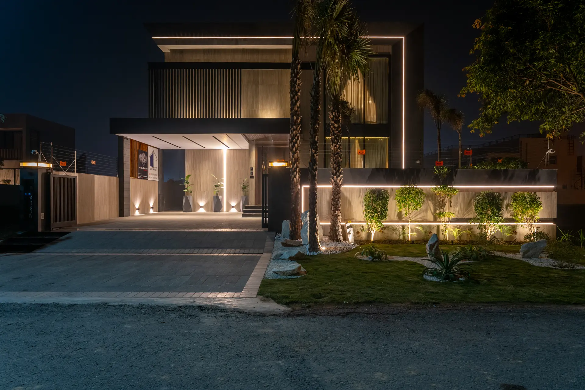 418-M dusk exterior photograph 3