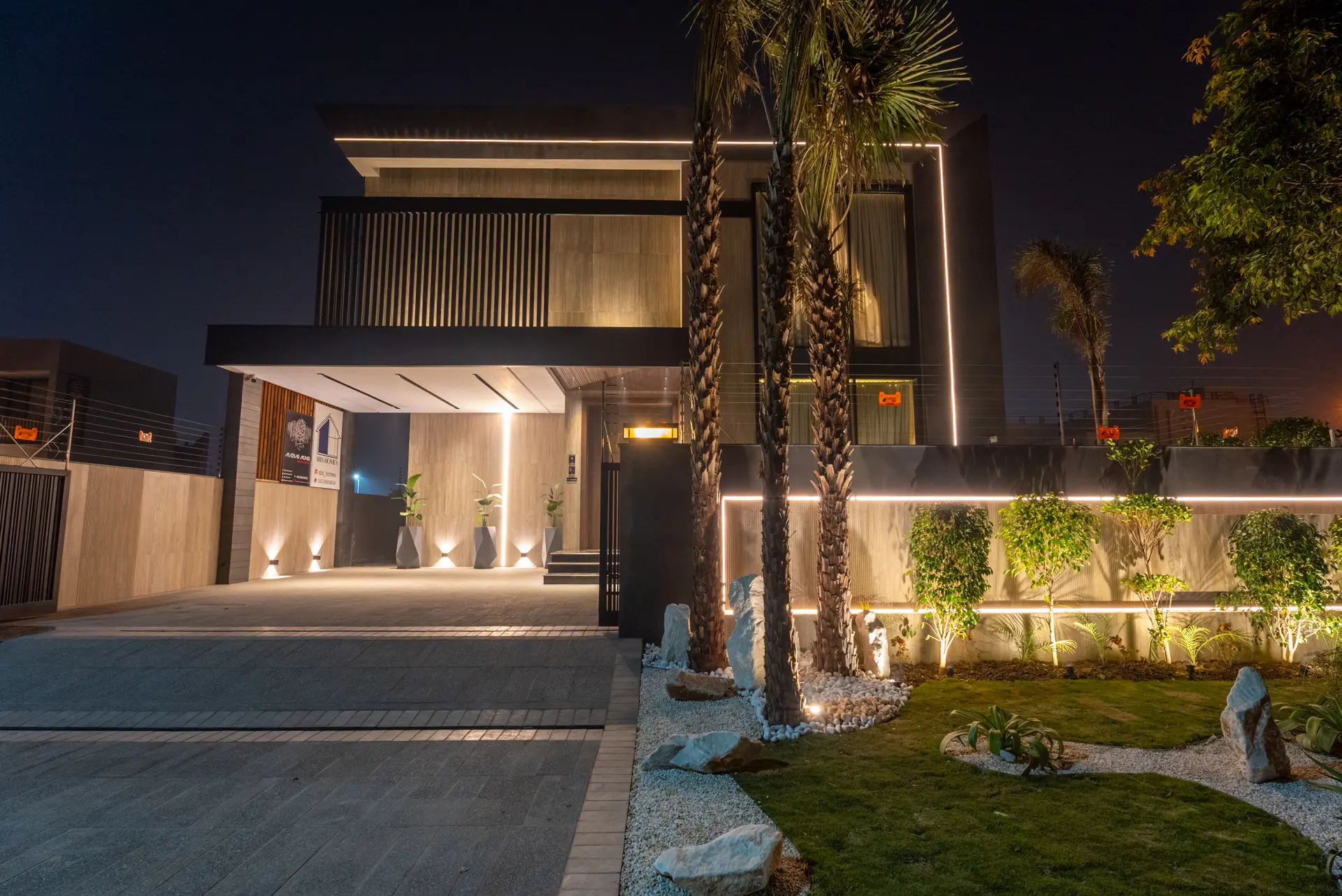 418-M dusk exterior photograph 4