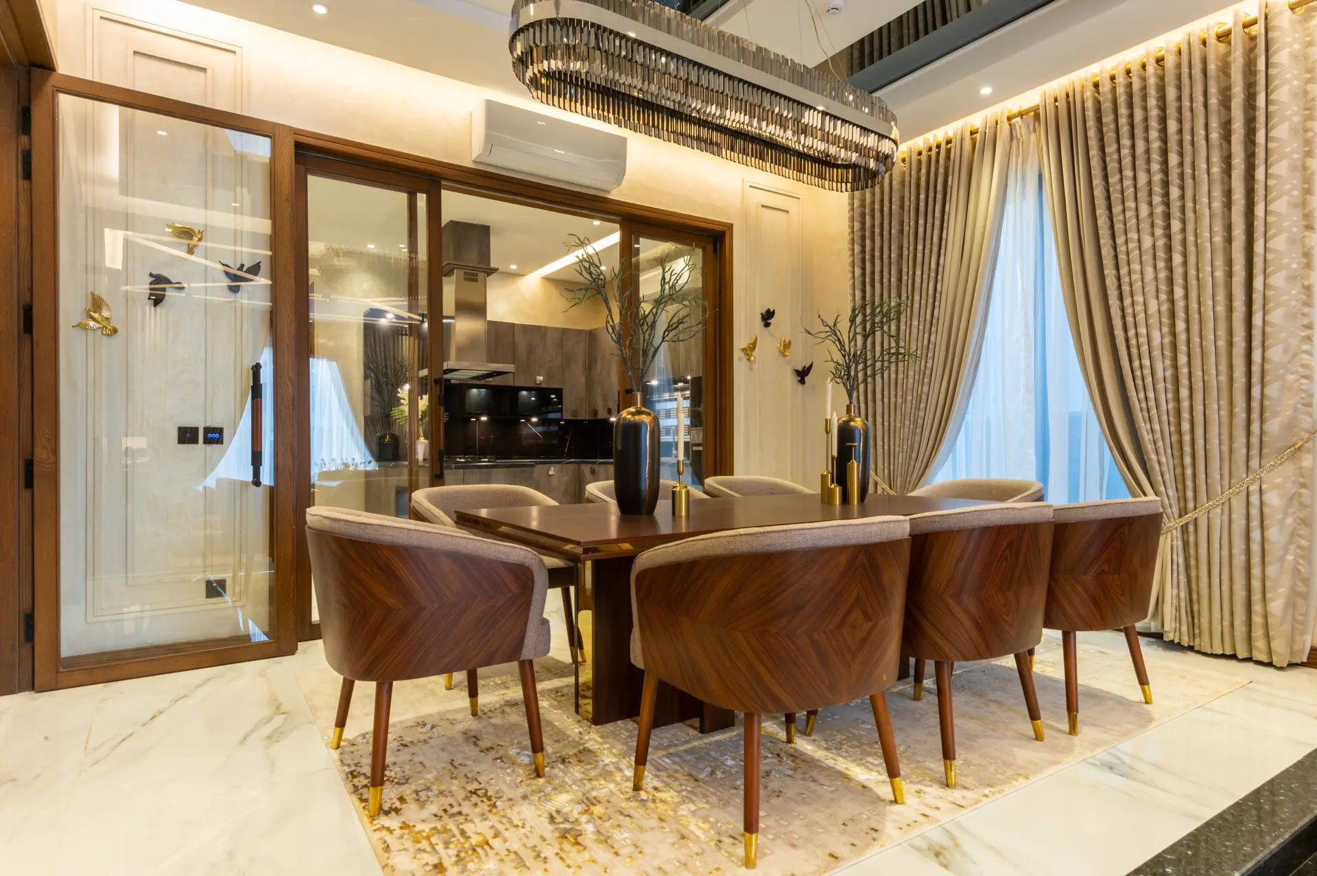 493-L dining room photograph 2