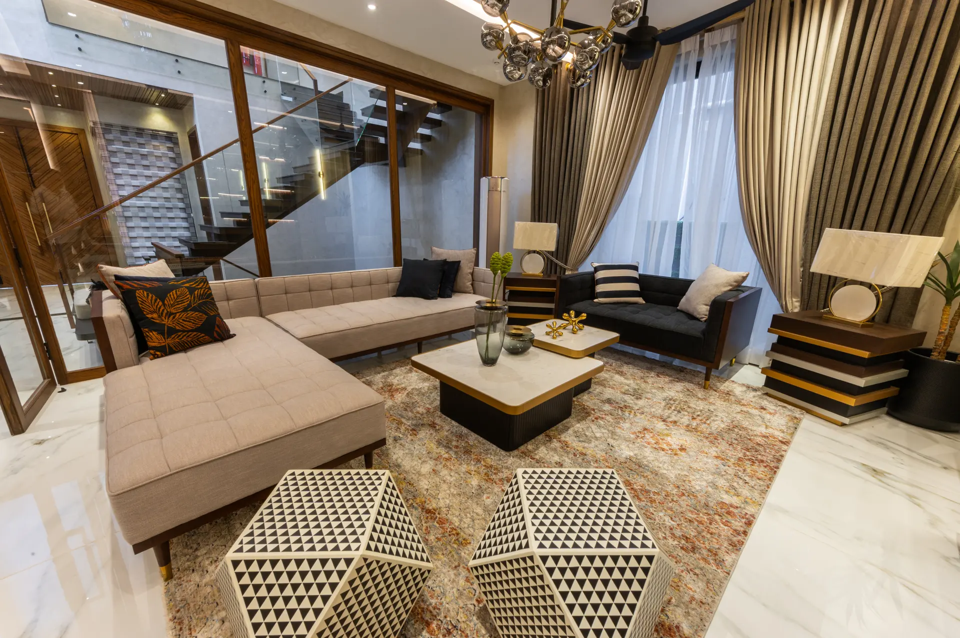 493-L lounge photograph 8