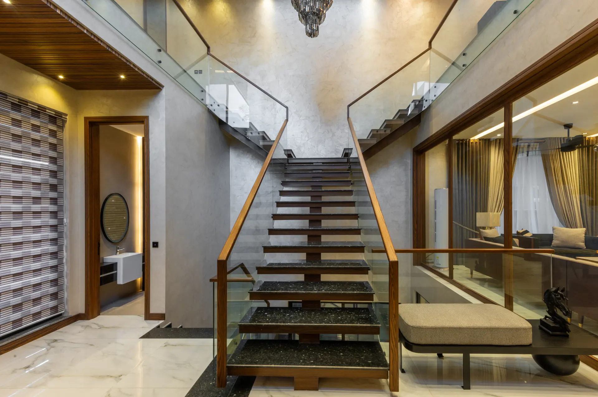 493-L staircase photograph 5