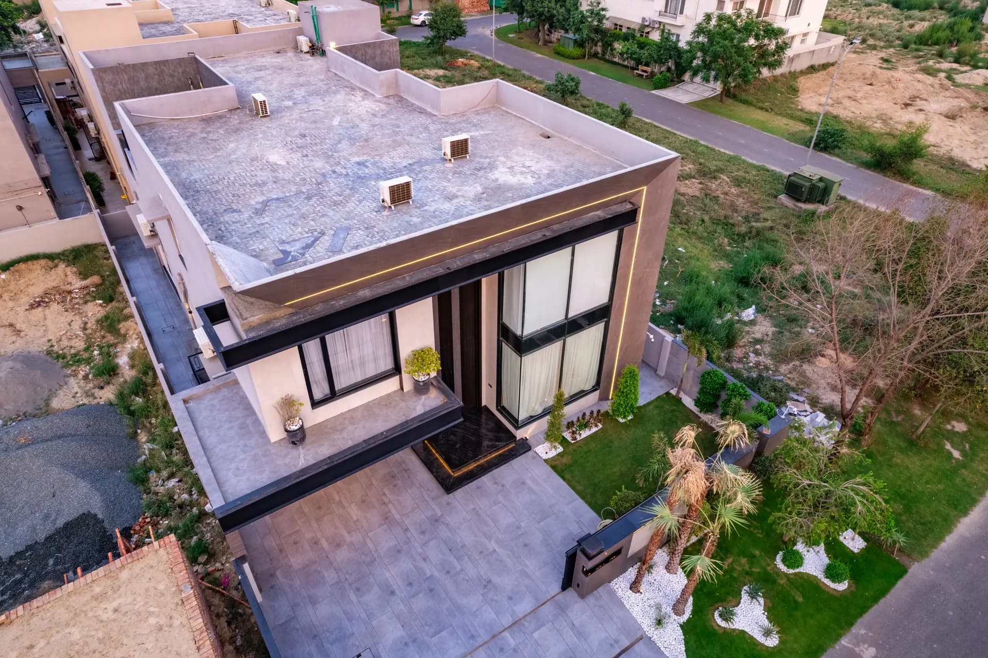 895-L — aerial view photograph 1