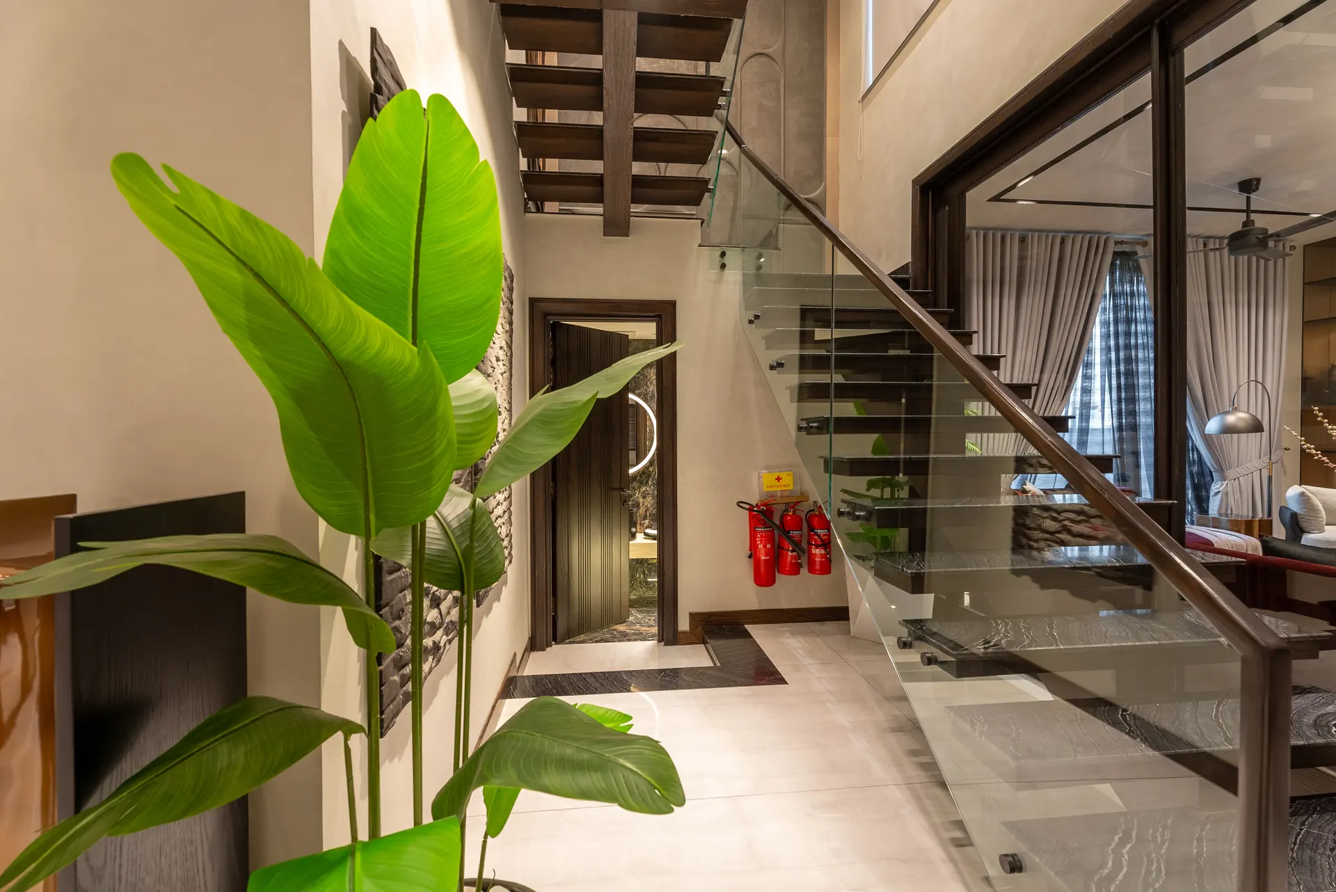 895-L — staircase photograph 2