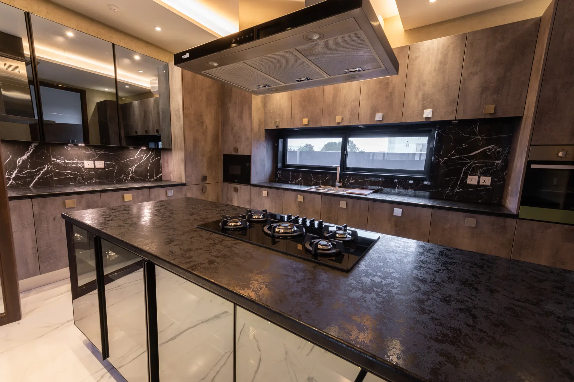 286-M kitchen photograph 2