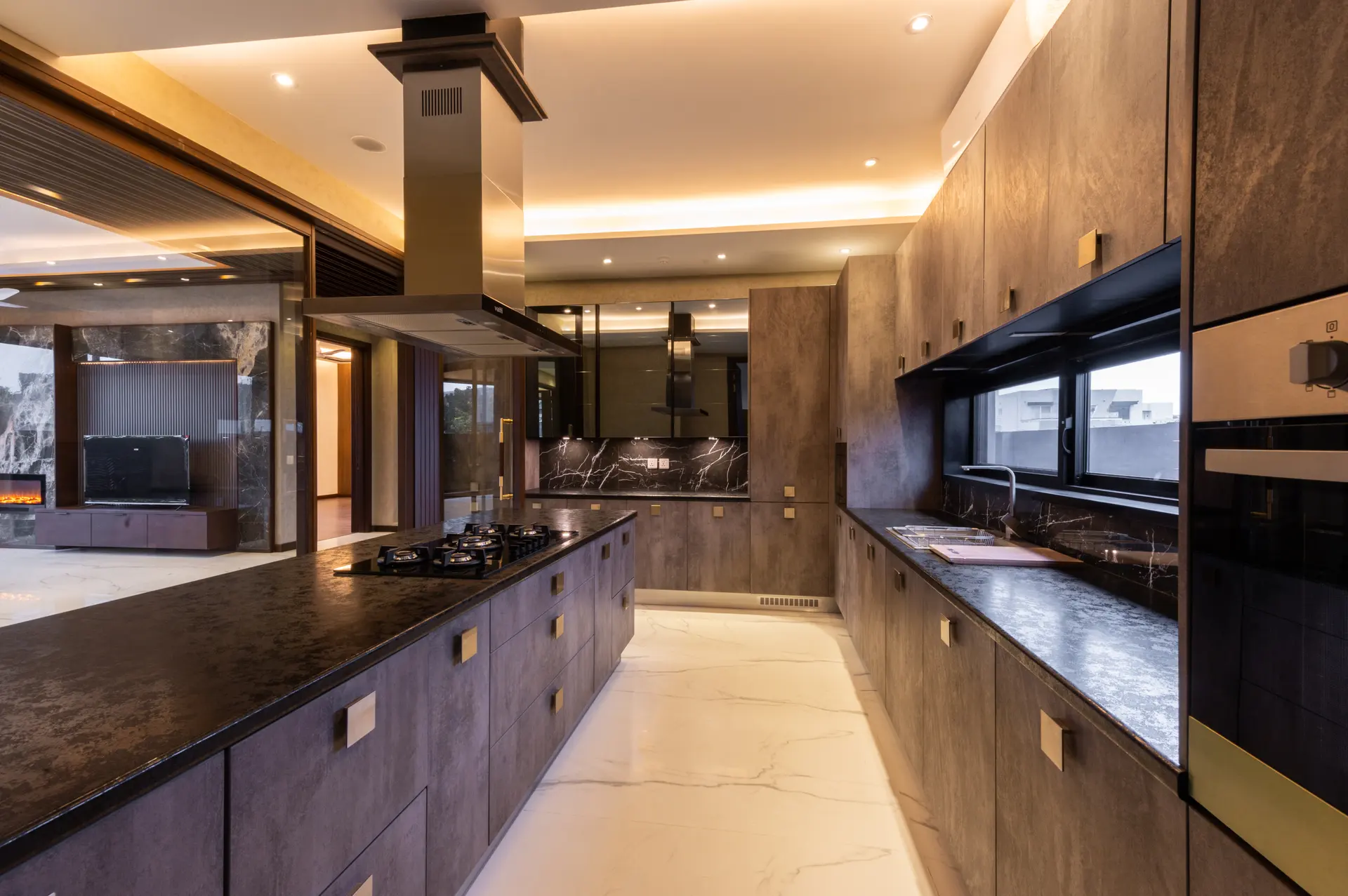 286-M kitchen photograph 5