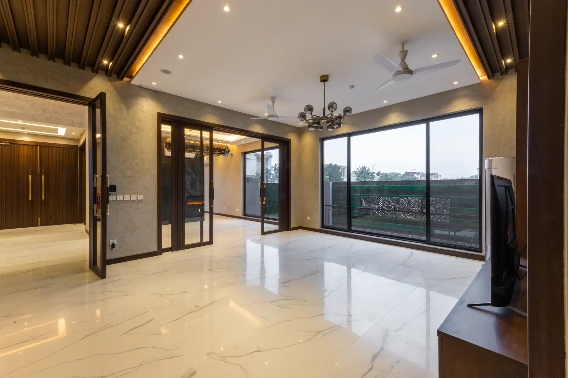 286-M living room photograph 13