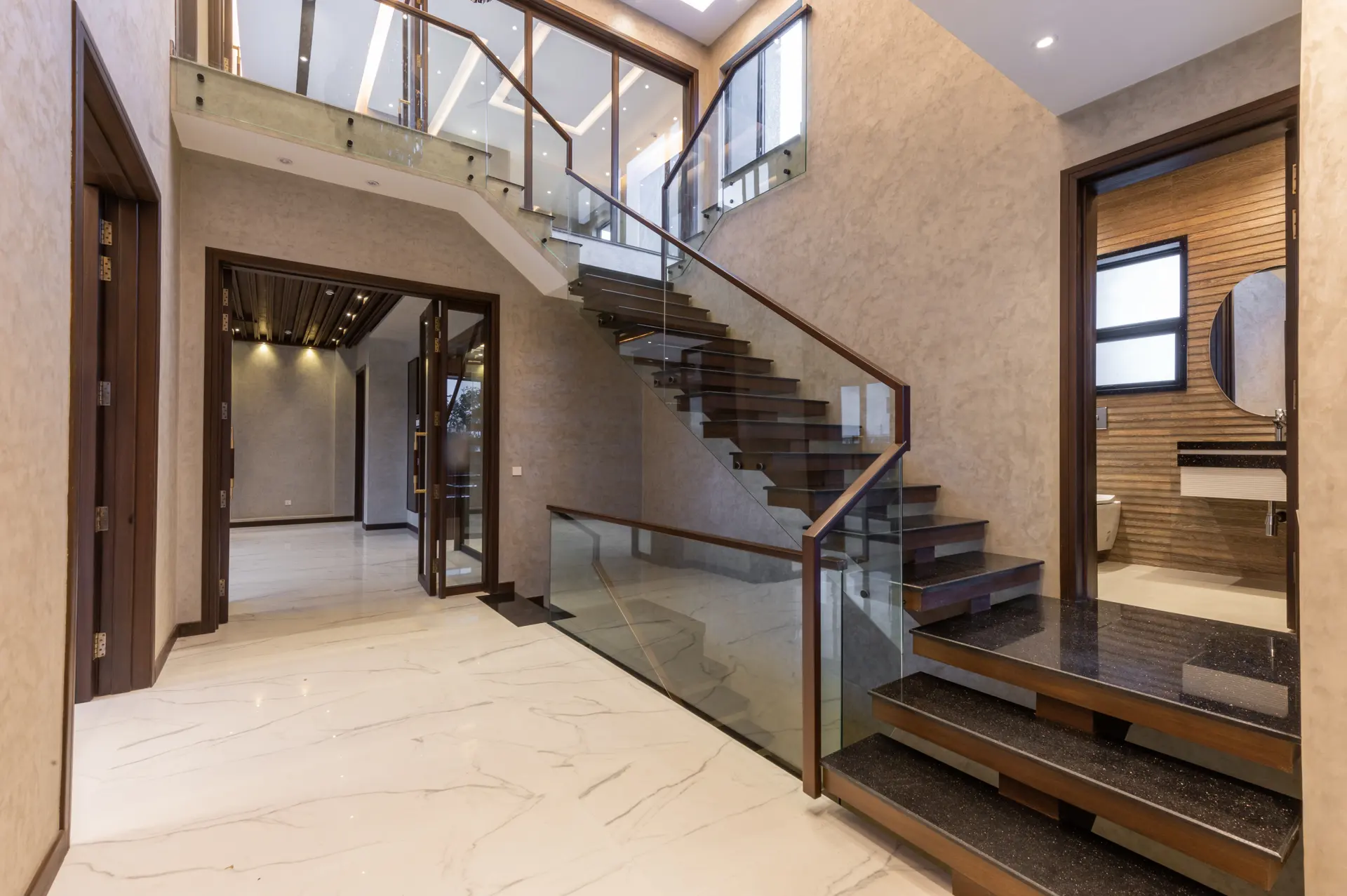 286-M staircase photograph 2
