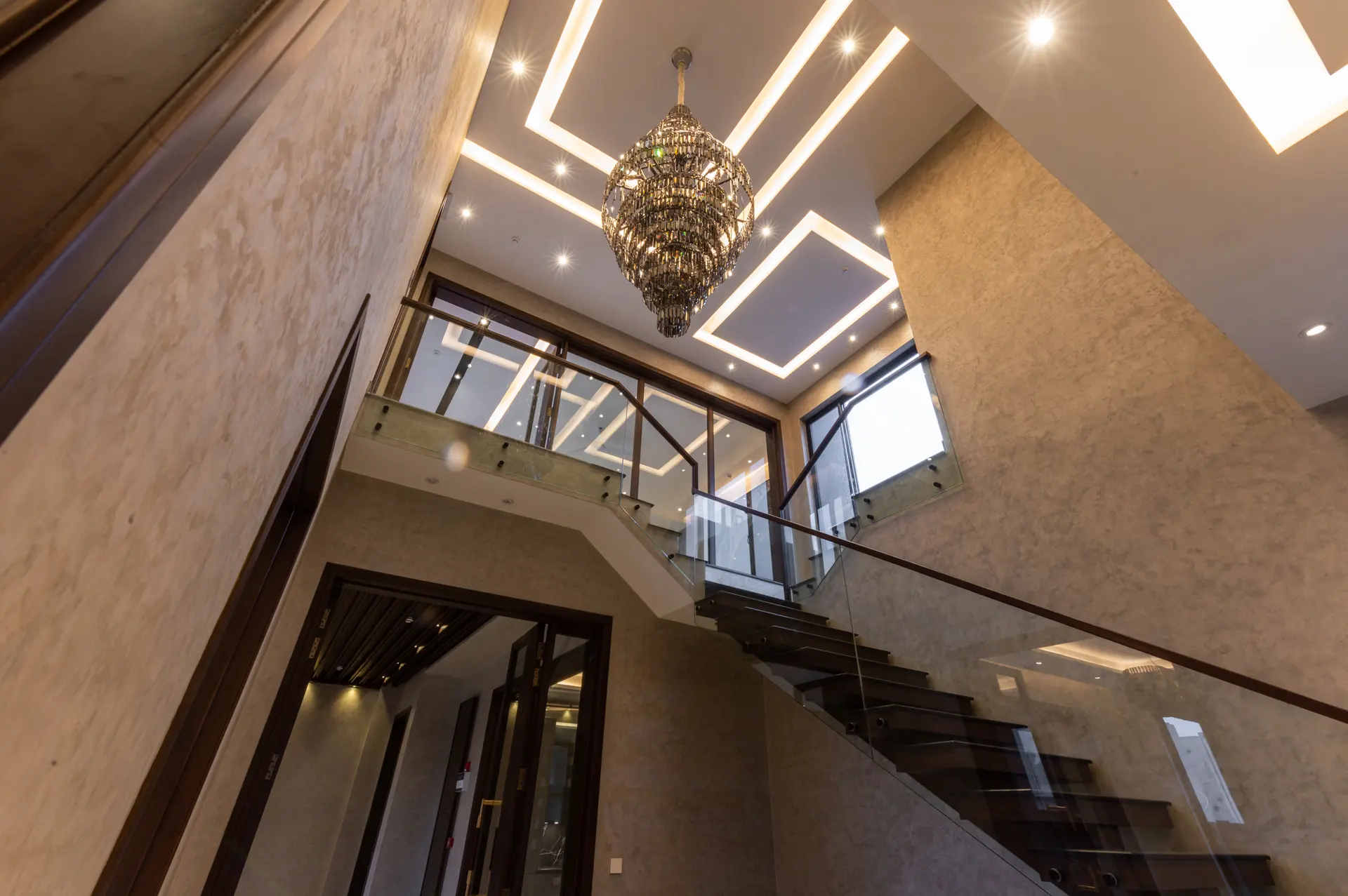 286-M staircase photograph 3