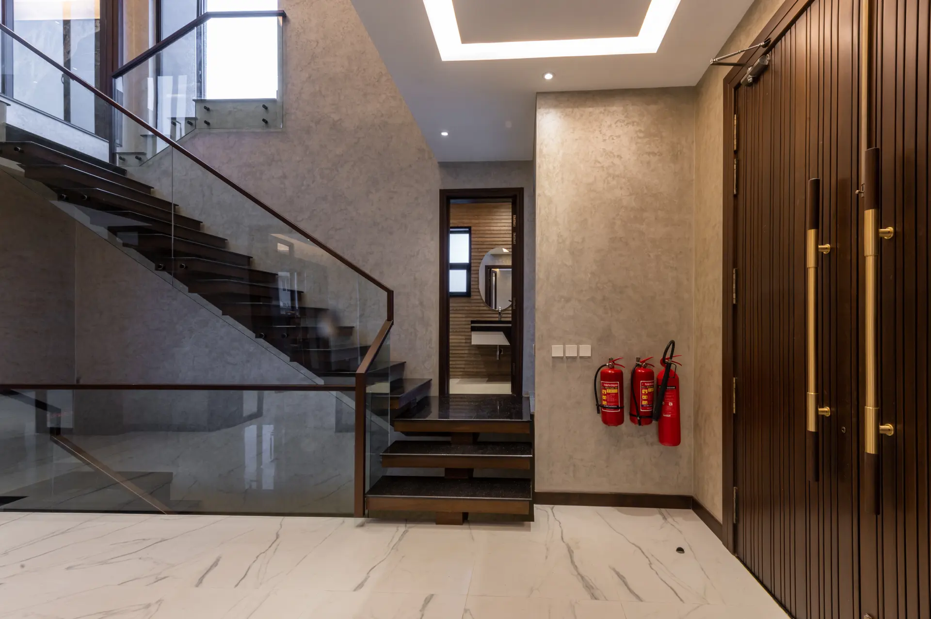286-M staircase photograph 4