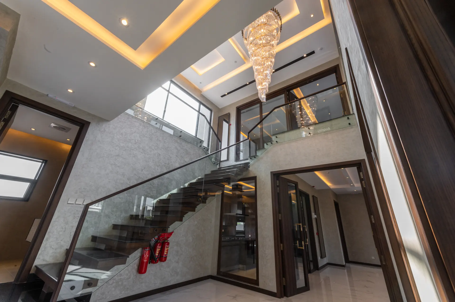 656-R staircase photograph 2