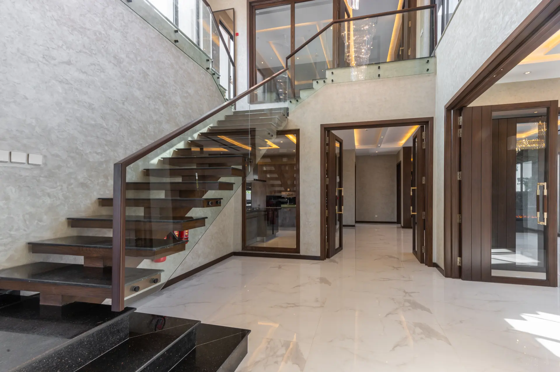 656-R staircase photograph 3