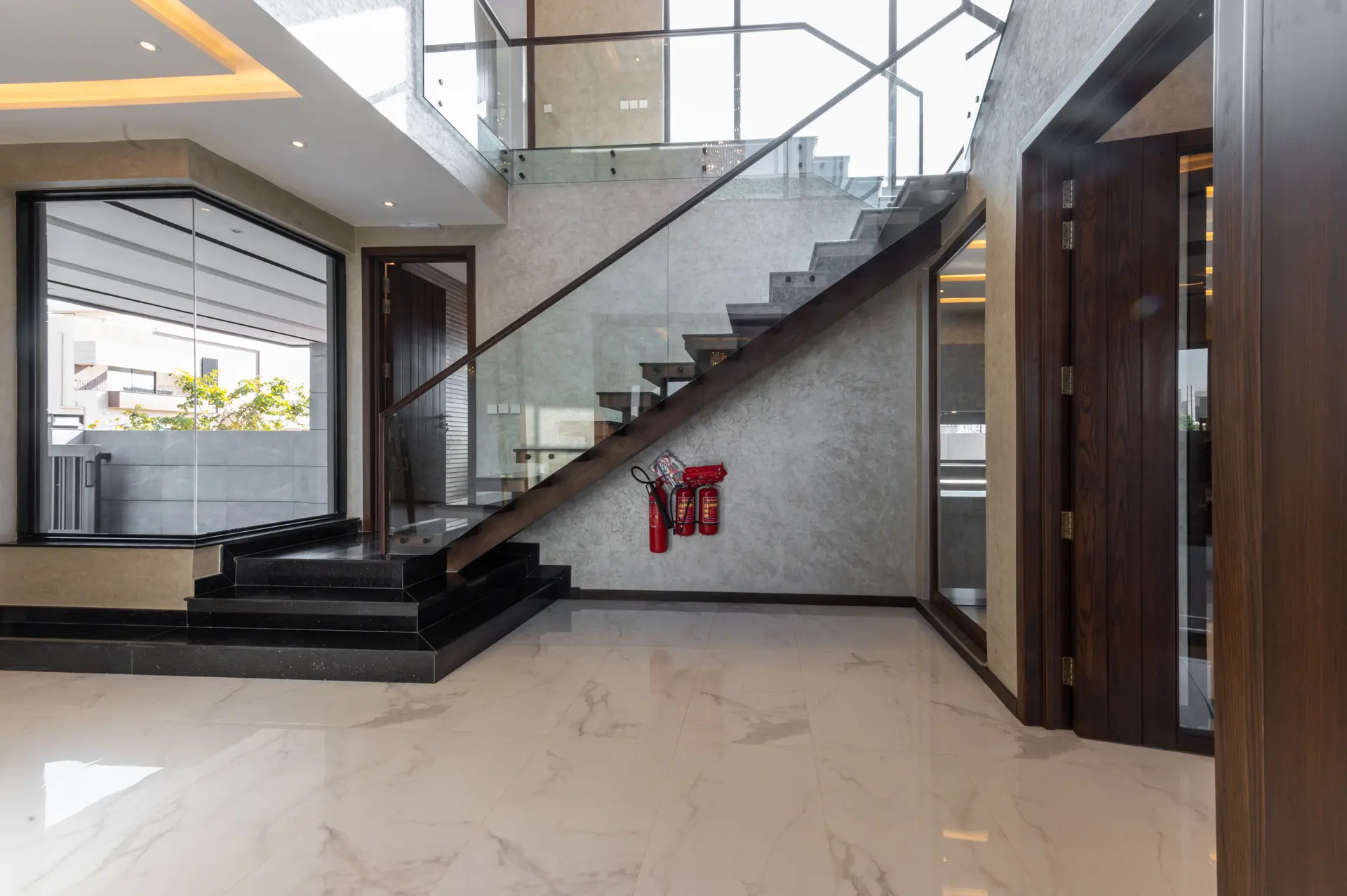 656-R staircase photograph 5