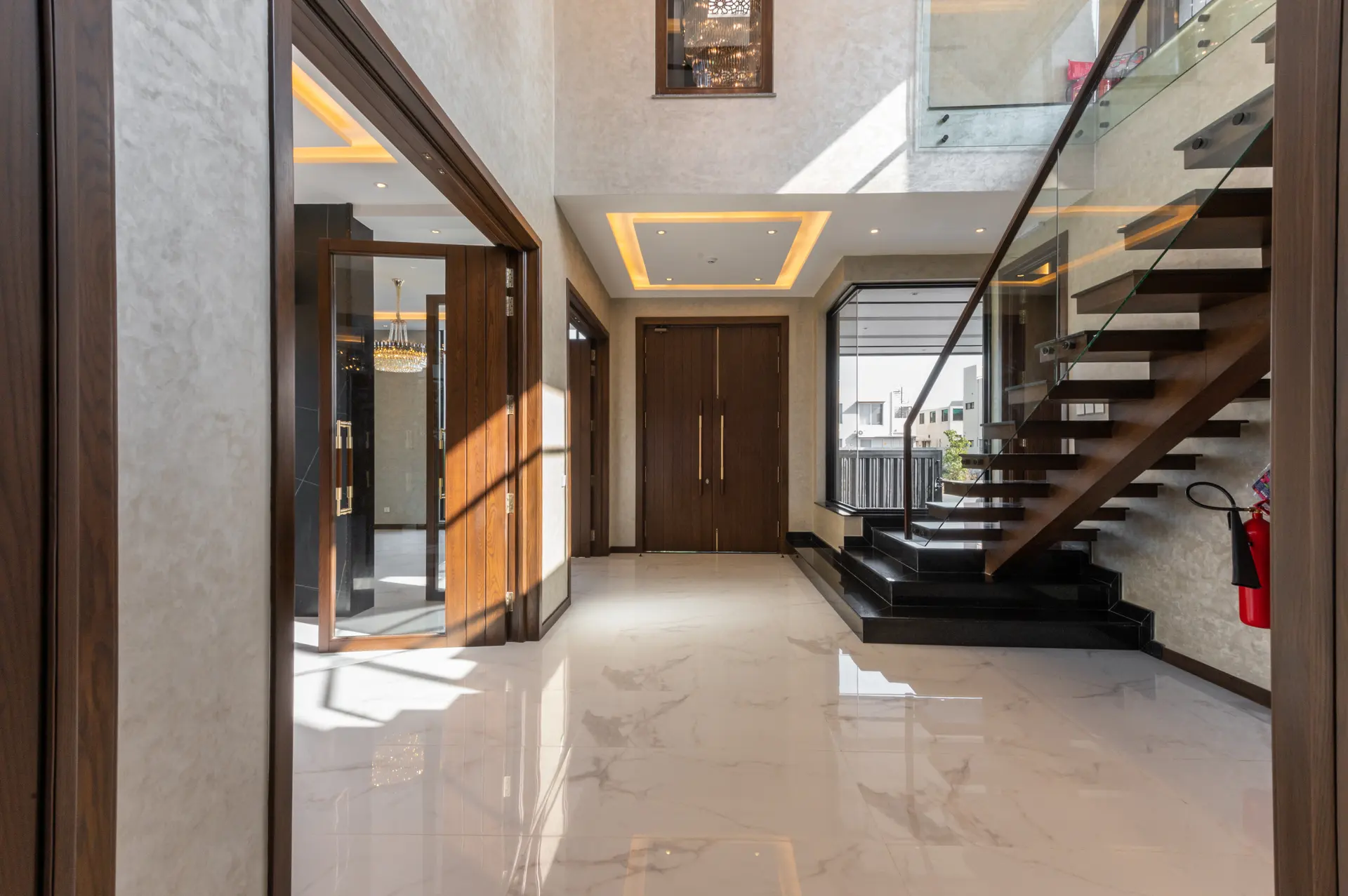 656-R staircase photograph 10