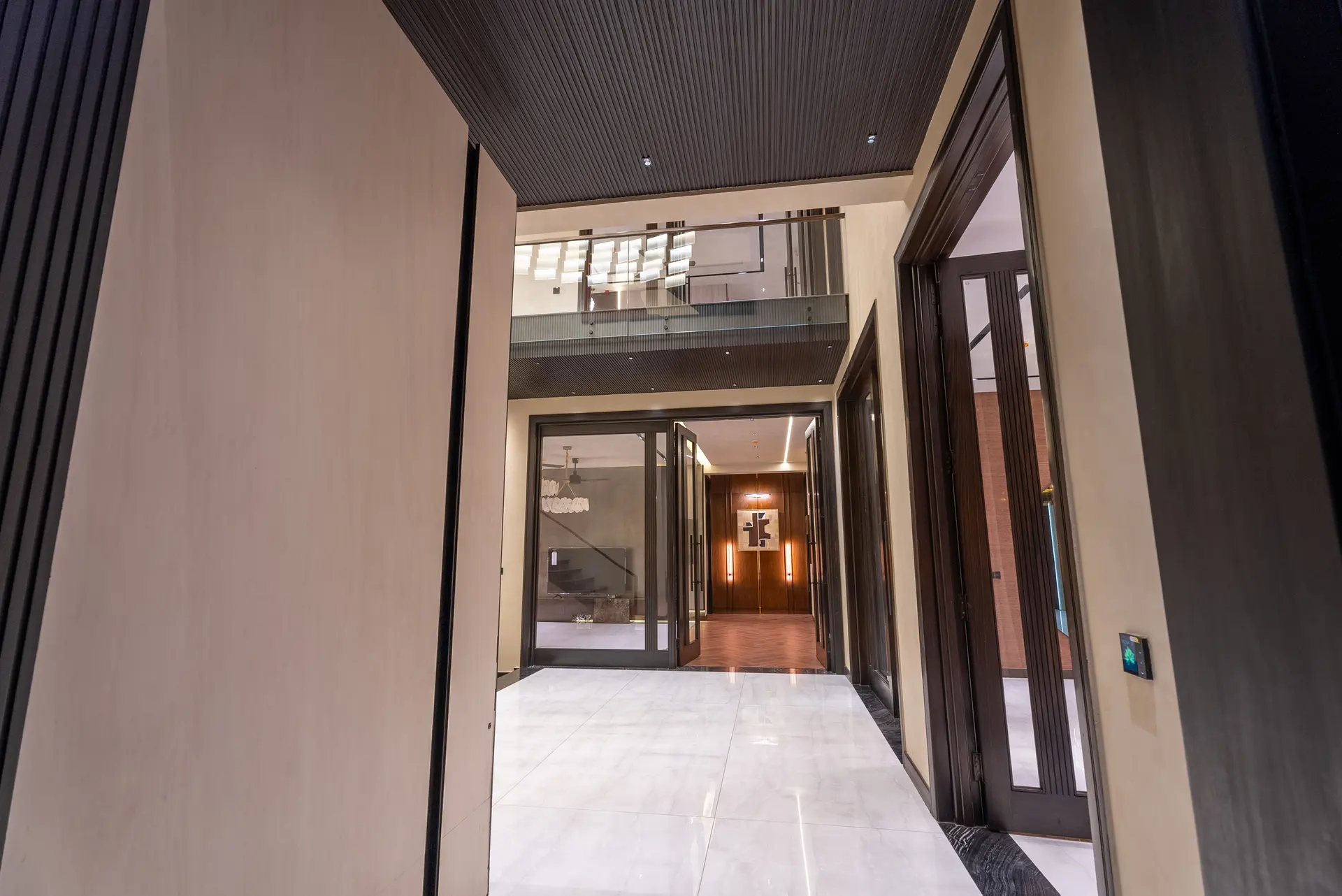 767-R foyer photograph 1