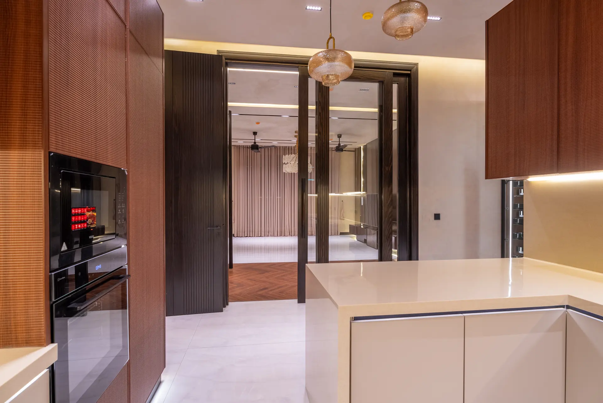 767-R kitchen photograph 4