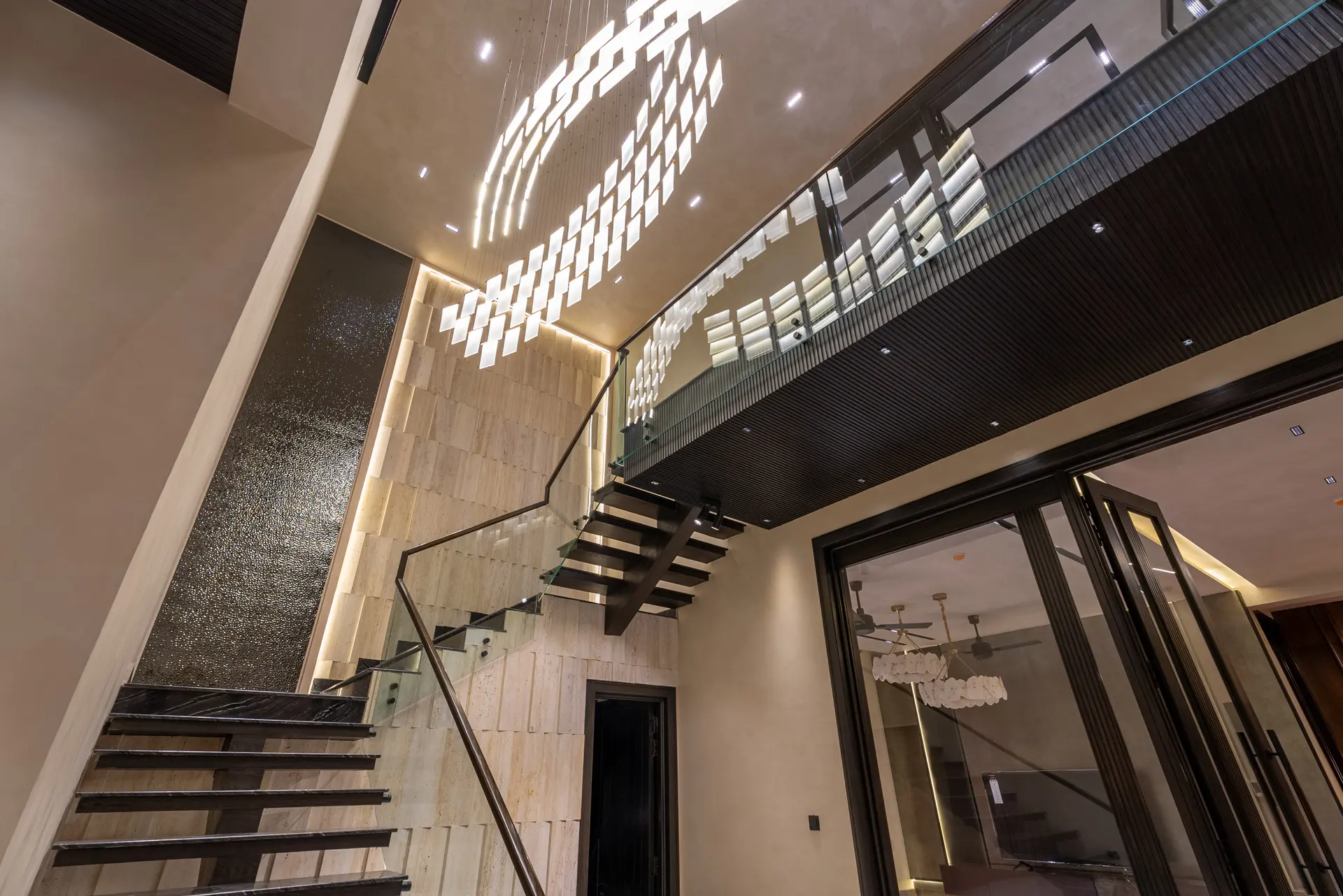 767-R staircase photograph 1