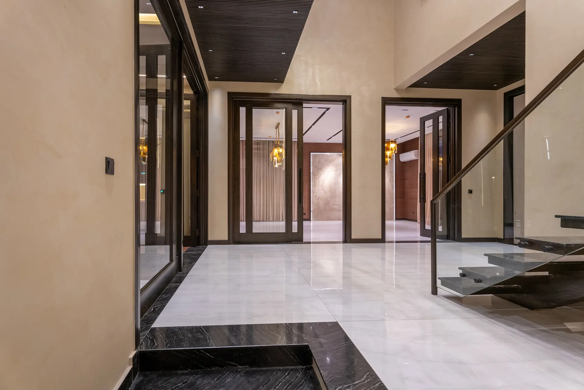 767-R staircase photograph 5